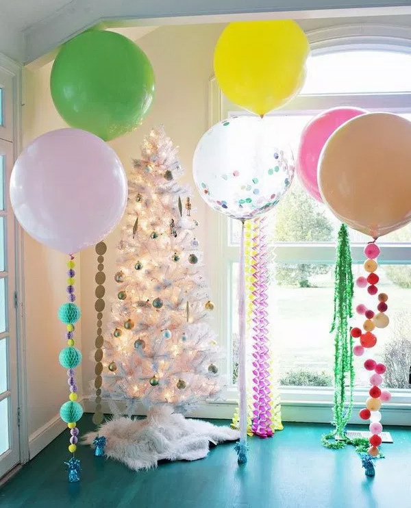 Pretty Birthday Party Room Decor With Balloons And Tree