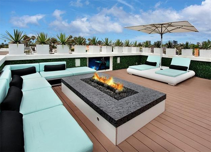 Luxurious House Design With Modern Roof Terrace