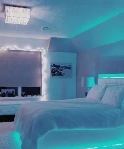Unique light bedroom idea