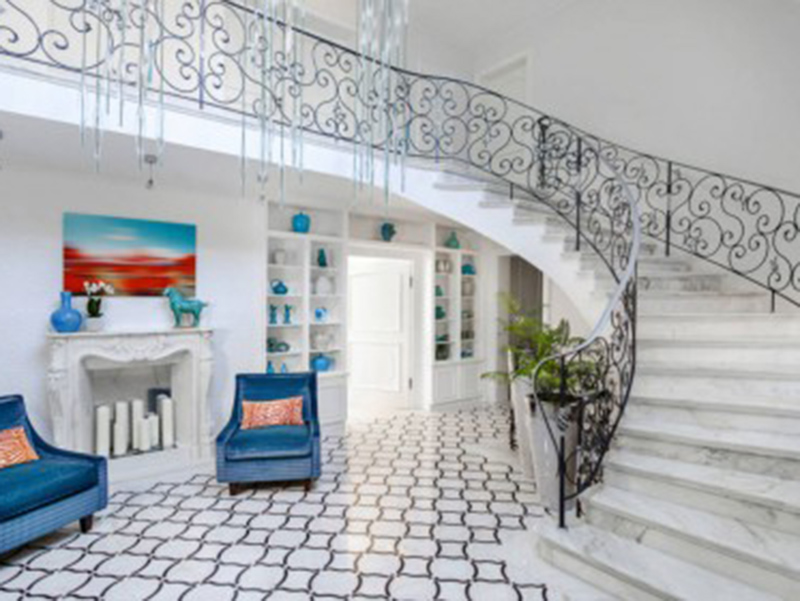 Stair In Hall Decorative Design