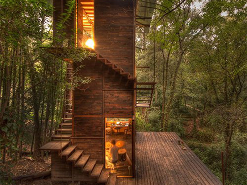 Talleresque Floating Treehouse