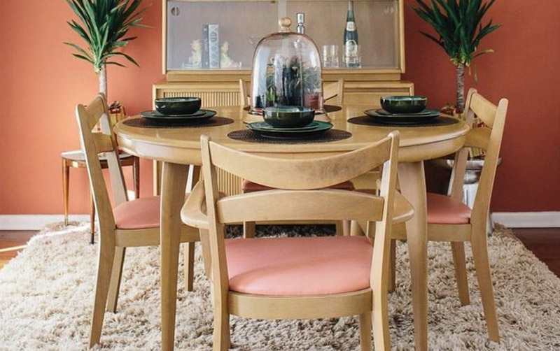 Coral And Neutral Dining Room