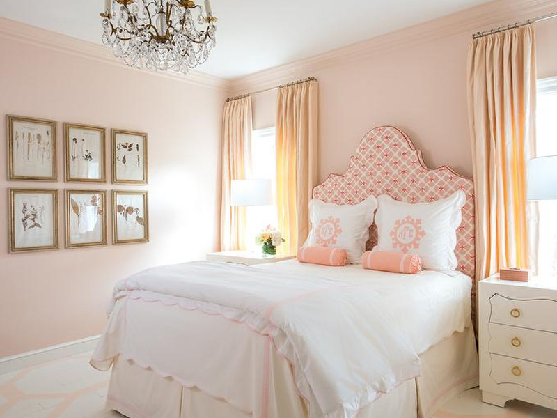 Peach and warm white bedroom wall