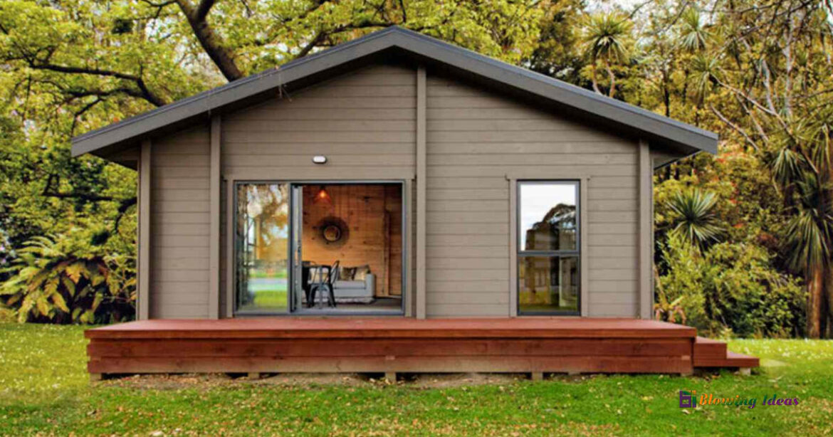 Backyard Guest House with Bathroom